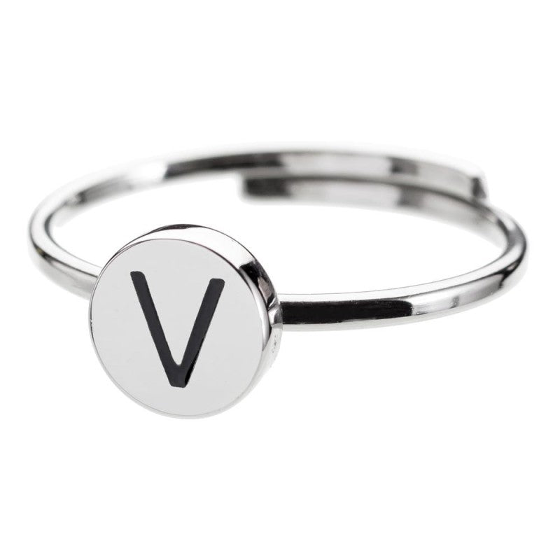 Anello con lettera smaltata