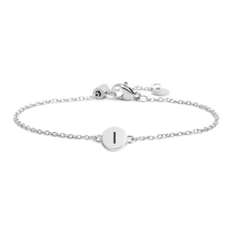 Bracciale con lettera smaltata