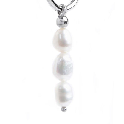 Orecchino a cerchio con perle pendenti